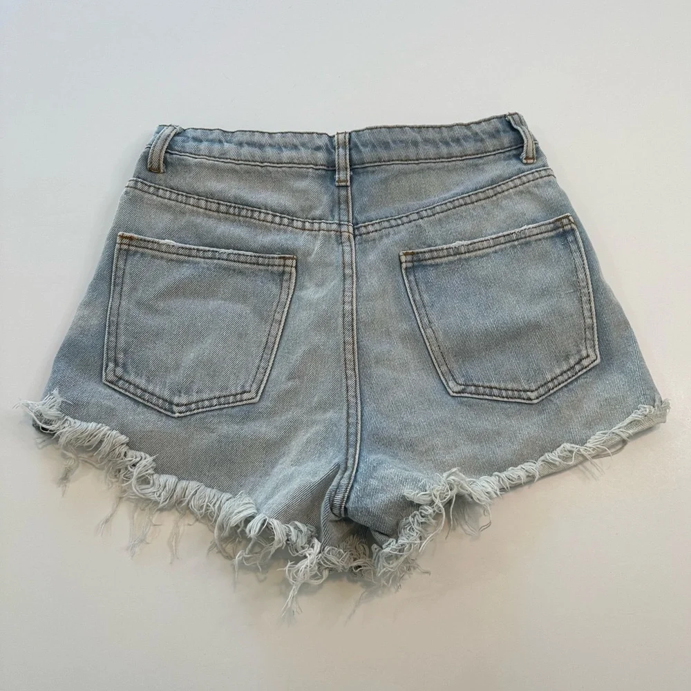 Signature 8 Jean Shorts Eight High Waisted Distressed Denim Women’s Size Small